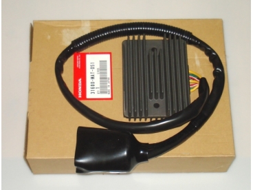 Honda Blackbird originele spanningsregelaar (2004-2007)